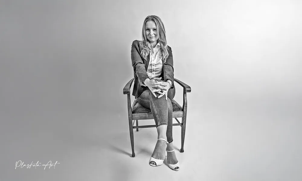 Wizerunek Pracownika w Obiektywie: Znaczenie Zdjęć Portretowych w Budowaniu Profesjonalnego Image'u Plaskota Art